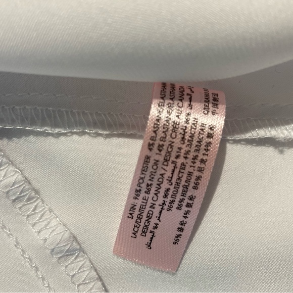 La Senza satin kimono robe with lace - Picture 8 of 8